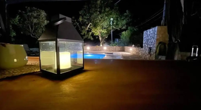 Villa With Pool in Pelekas Near the Beach