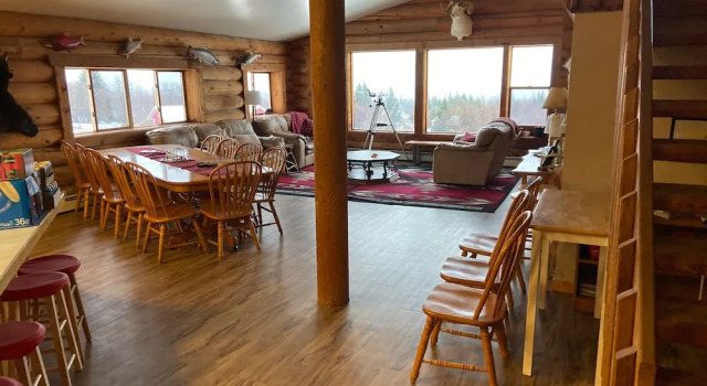 Коттедж Executive Flat Fish Lodge B&B and Event Center