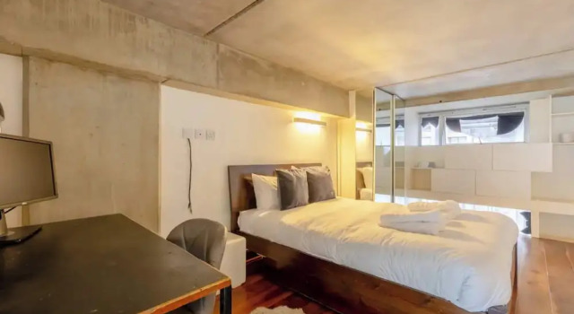 Четырёхместные апартаменты с балконом Incredible 2BD Loft by Regents Canal - Haggerston