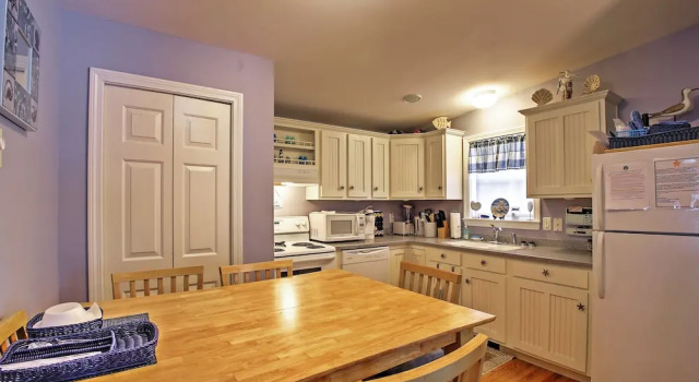 Коттедж с 2 комнатами Wells Beach Cottage w/ Pool Access ~ 1 Mi to Coast