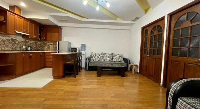 Apartment in Abovyan Street, Yerevan, Забронировать Апартаменты/квартира Отели Еревана с парковкой, рядом с Ереванский государственный университет, Парковка