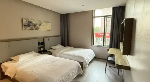 Кровать в общем номере (мужской номер) Jitai Boutique Hotel