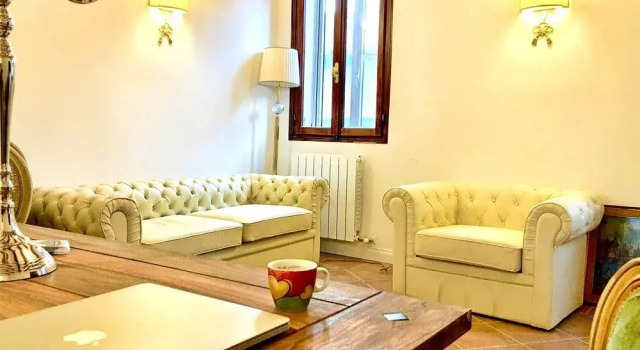 Michelle in Venice - Charming Houses