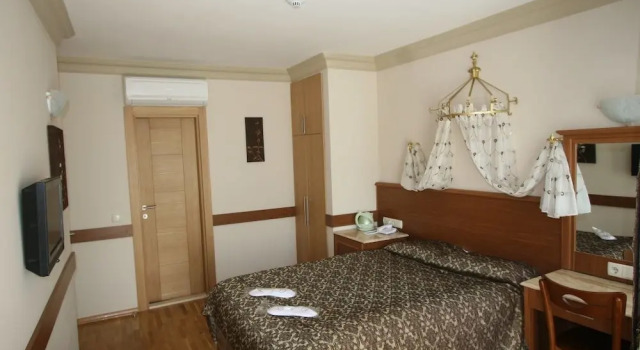Двухместный номер Economy Grand Peninsula Hotel