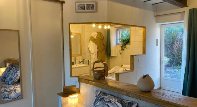 Люкс LAnagramme, chambres, table dhôtes et gîte pour adultes, naturistes ou non