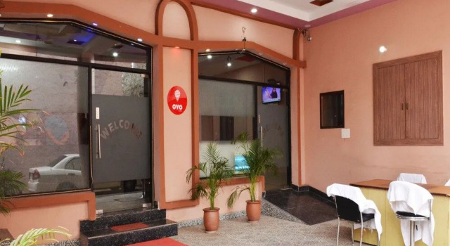 OYO 5809 Empire Inn