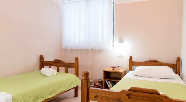 Cozy Villa in Ploce With Shared Pool