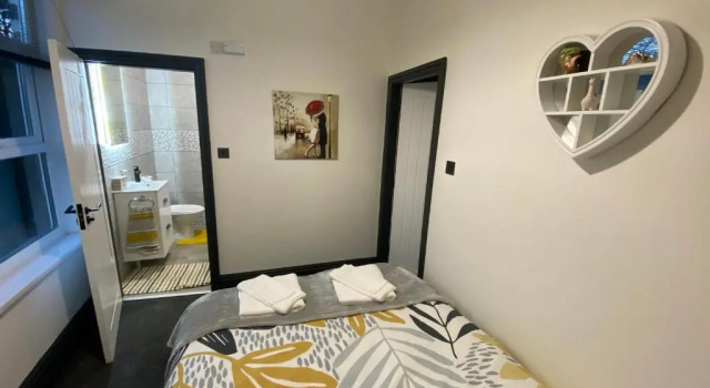 Апартаменты Swanky Apartments