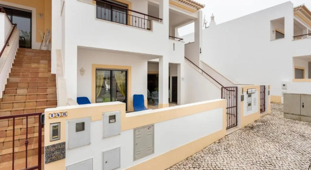 Great 2 bedroom apartment with communal pool, Varaa Huoneisto Lagos Albufeira