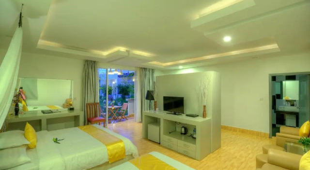 Семейный номер Standard с балконом Angkor Sweet Night Hotel