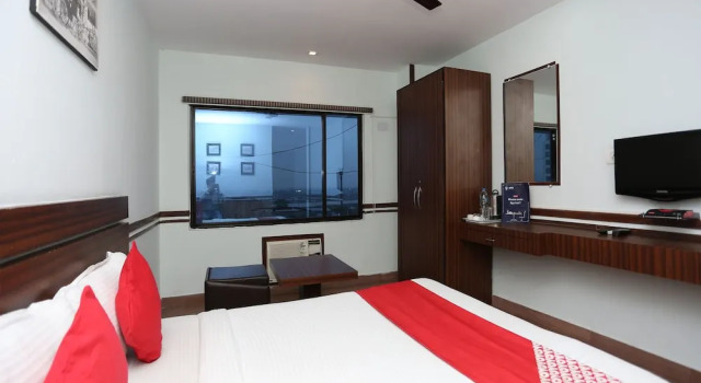OYO 16010 The Stay