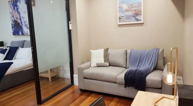 Victorian Townhouse 5 Bedrooms Carlton, Забронировать Отель Карлтон Мельбурн, рядом с Верховный суд Виктории