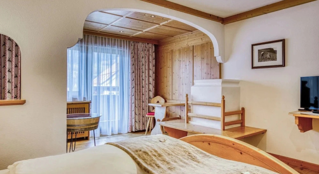 Двухместный семейный номер Standard с балконом Hotel Alpenstolz - Culinary Hideaway Stubai