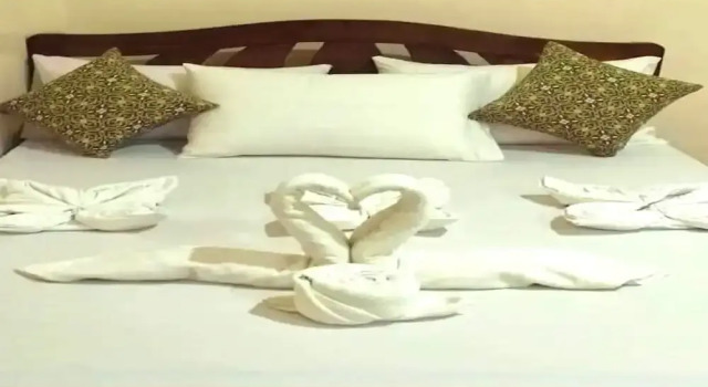 Tahanan Ni Kuya Juan, Prenota Hotel Santa Monica Palawan