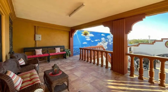 Апартаменты Homely Mexican Accent Apartment 2