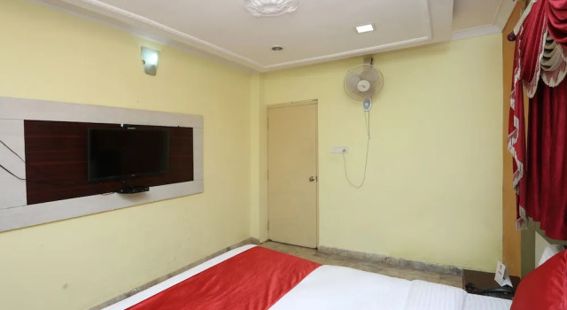 OYO 4526 Jaydev Vihar