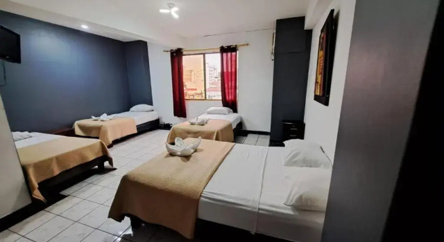 Четырёхместный номер Standard Hostal Brussellas