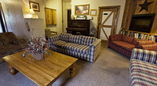 Summit Peaks Riverside Lodges East & West, Buchen Sie Hotel Dillon Vail-Breckenridge-Cooper
