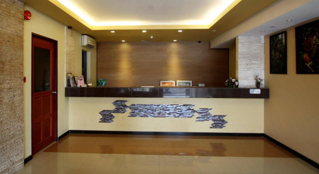 Fata Garden Hotel by Place2stay, Rezerwuj Hotel Kuching Sarawak