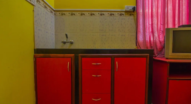 OYO 14087 Home Cheerful 1BHK Calangute, Rezerwuj Hotel Hotele w North Goa z parkingiem, Parking