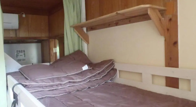 Кровать в общем номере (женский номер) Kerama Backpackers