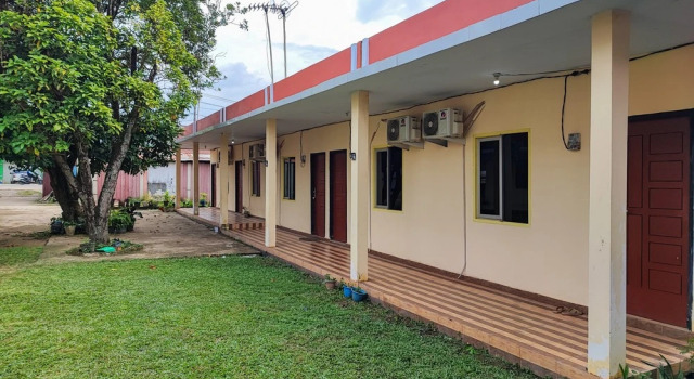 RedDoorz Syariah Near Terminal Alam Barajo Jambi, Rezerwuj Hotel Kinati Sumatra