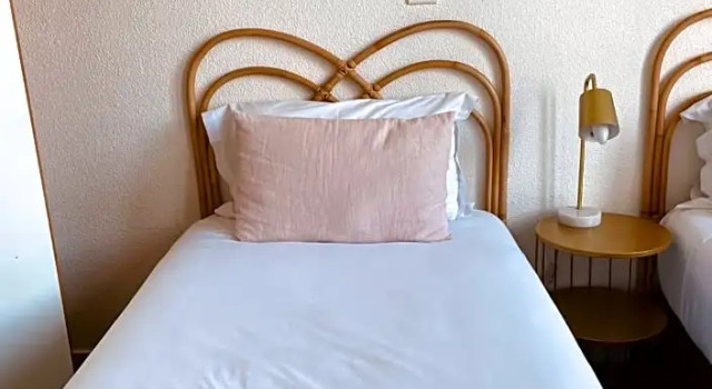 Номер Standard Ambassadeurs Logis Hotel