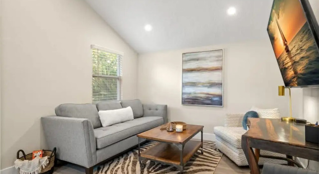 Soho Suite by Brightwild Steps to Soho, Забронировать Дом для отпуска Виллы Тампа, Вилла