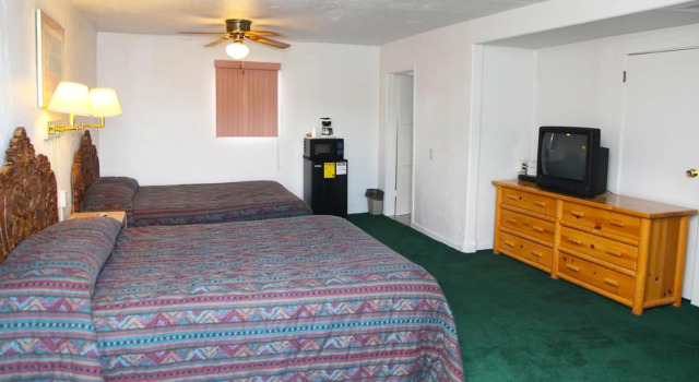 Четырёхместный номер Standard Marianna Inn Panguitch