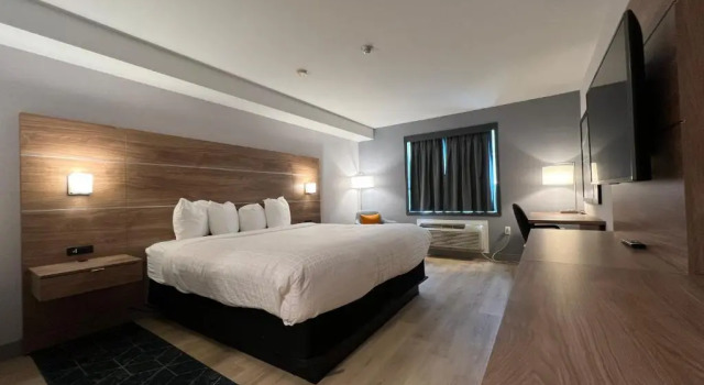 Standard Zimmer Super 8 by Wyndham Cornwall ON