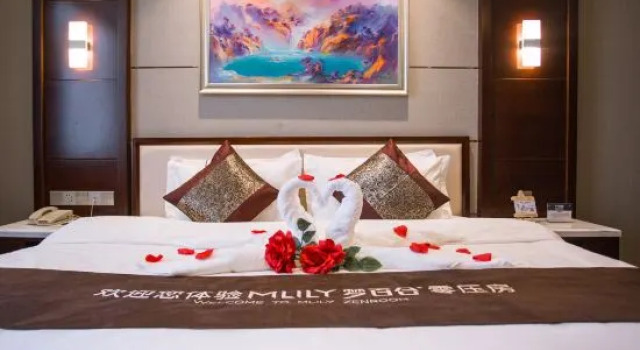 Люкс с видом на реку Korla Pear City Garden Hotel