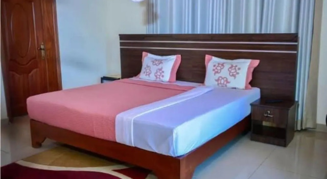 Elegance Hotel