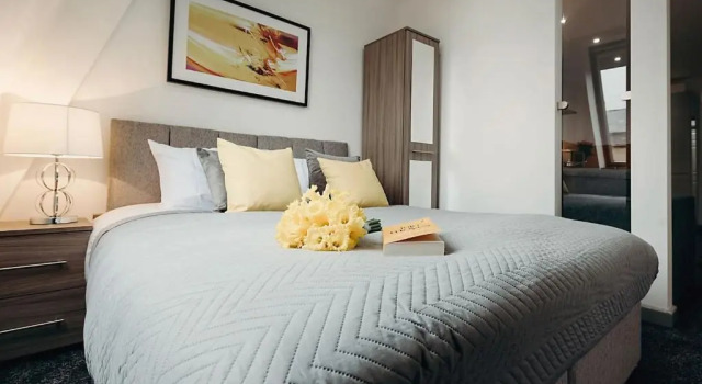 Halifax House, Studio Apartment 215