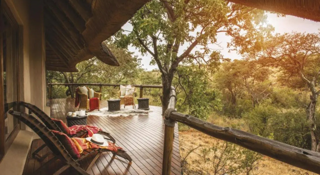 Люкс Deluxe Tuningi Safari Lodge