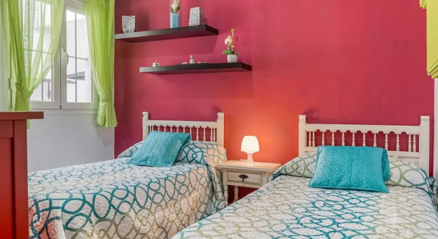 Beautiful Holiday Home in Benamahoma With Fireplace
