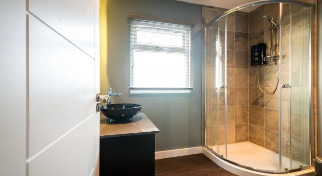 Апартаменты Aaron Wise Serviced Apartments