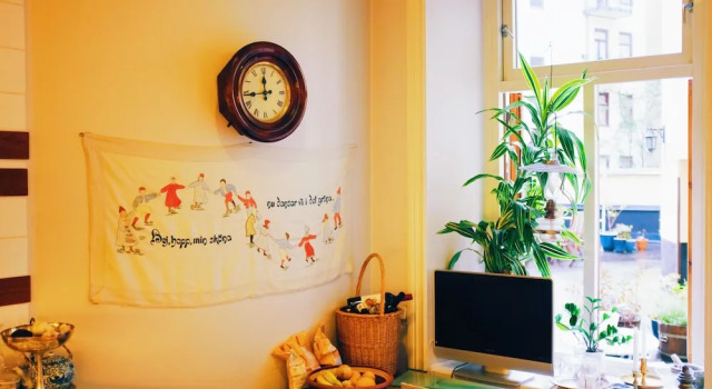 Апартаменты Beautiful, Artistic, Heirloom Apartment