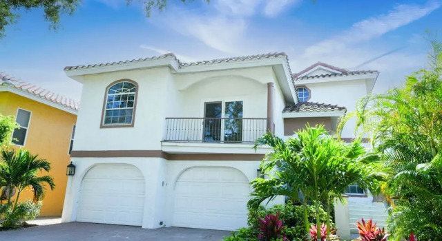 Canal-front Sleeps 10 Pool Spa Private Dock, Book Ferieresort SPA-hoteller i Florida, SPA