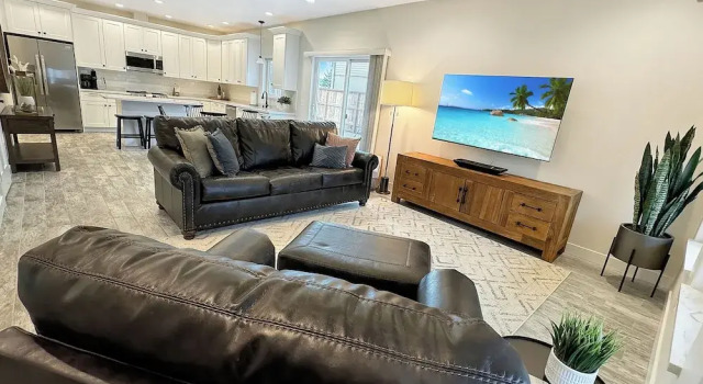 Colony Suites