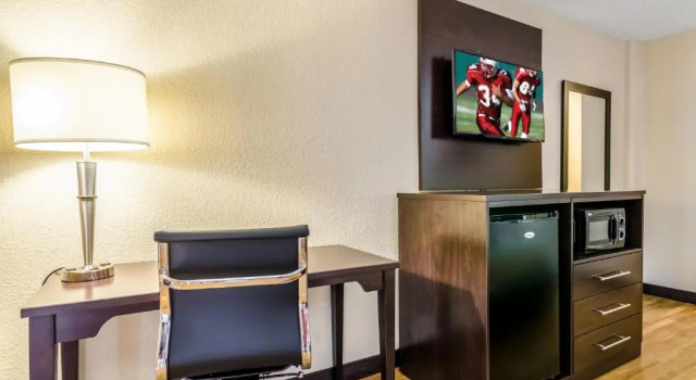 Двухместный номер Deluxe Red Roof Inn PLUS+ Wichita East