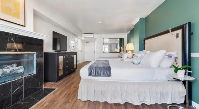 Двухместный номер Standard с балконом Ascot Suites Morro Bay