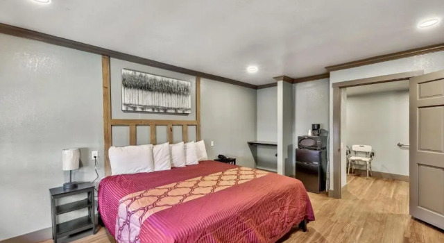 Номер Standard Blue Jay Lodge