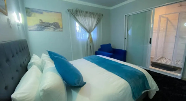 Kv Luxury Guest House, Забронировать Гостевой дом Отели Гаутенг с бассейном, Бассейн