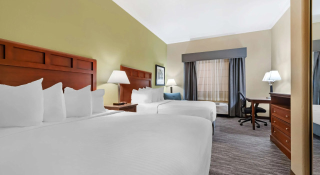 Четырёхместный номер Standard Best Western Hebbronville Inn