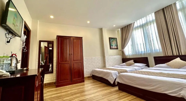 Четырёхместный номер Standard Nam Xuan Premium Hotel