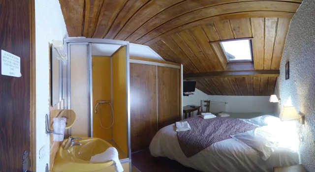 Номер Economy Hôtel les Gardettes