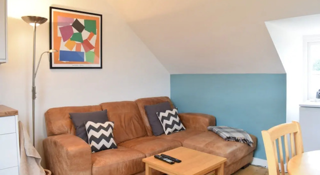 Modern 2 Bedroom Maisonette