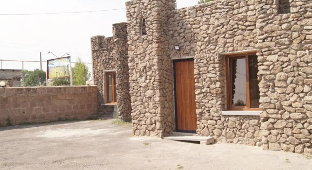 Fish Hotel, Rezerwuj Hotel Akhalkalaki Samckhe Javakheti