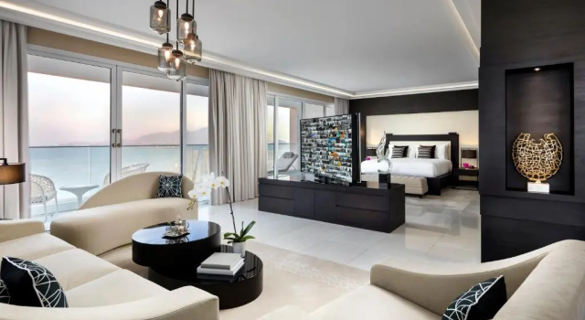 Люкс Royal Fairmont Fujairah Beach Resort