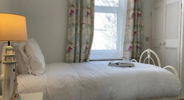 Flat 2, 1 Alexandra Gardens - Pet friendly